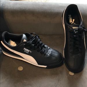 NWOT Men’s Puma Roma
